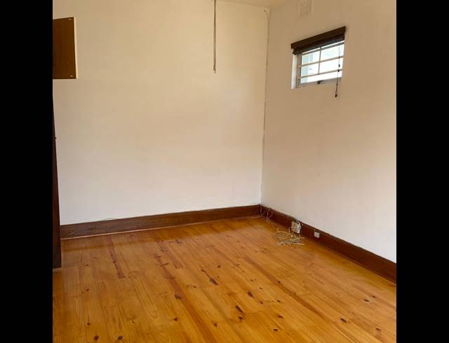 1 BEDROOM FLAT TO LET IN BULWER